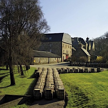 glenmorangie distillery casks and building